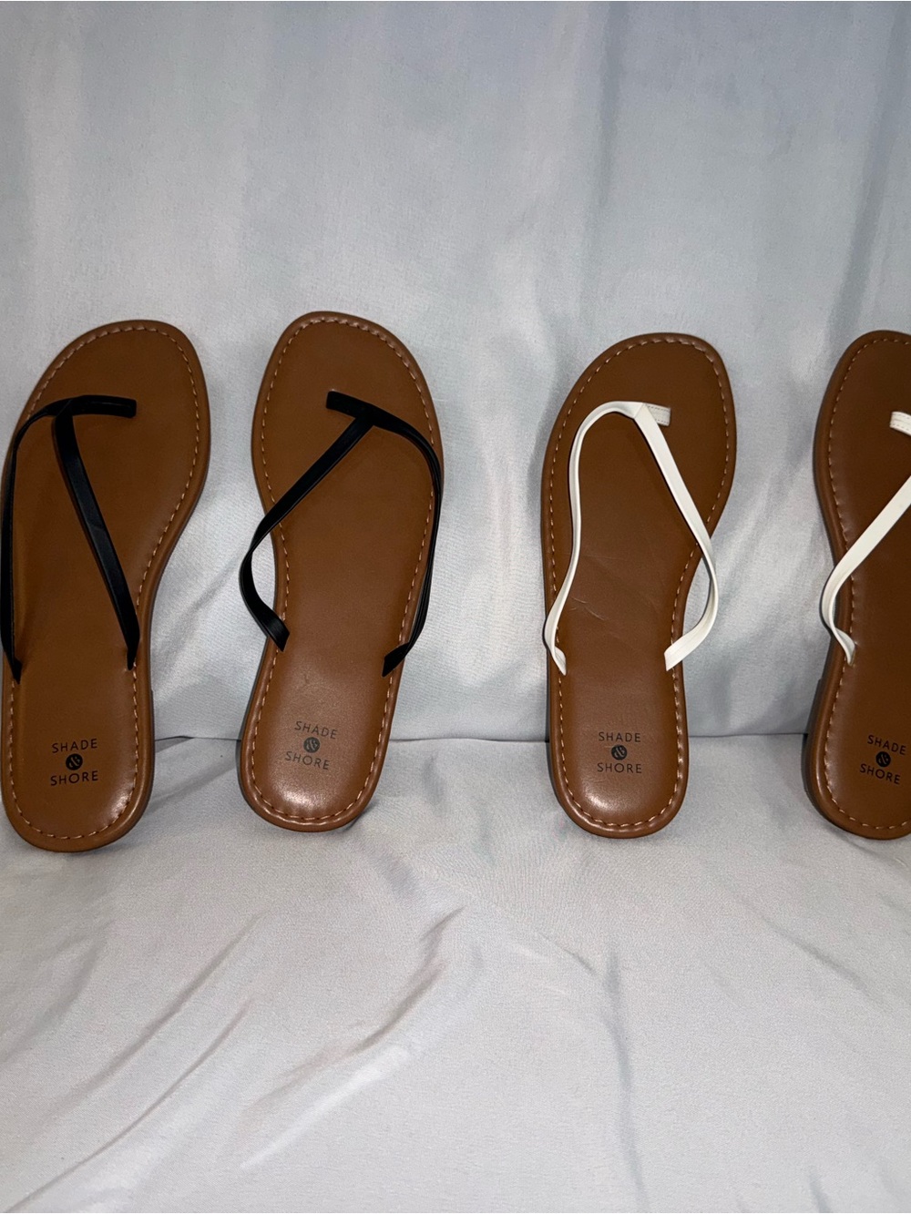 Shade & Shore Women's Brown Footbed Flip Flops with Black and White Straps
